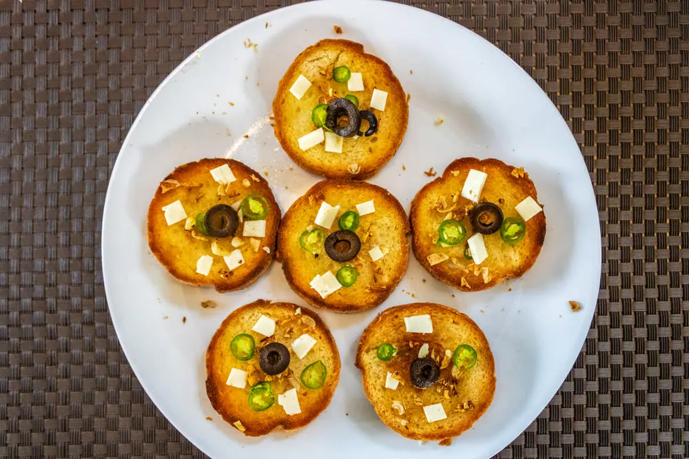 Canapés – Joie de Vivre Mukteshwar